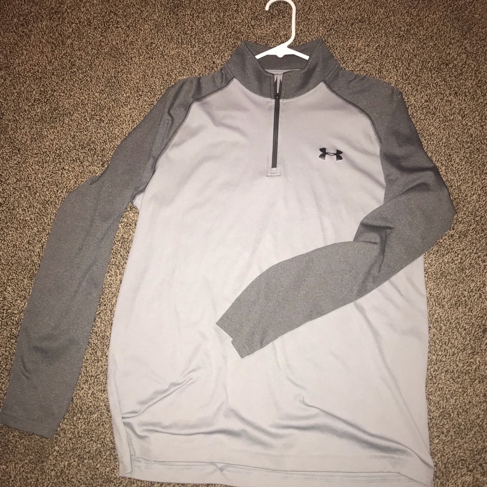Under Armour loose heatgear half zip